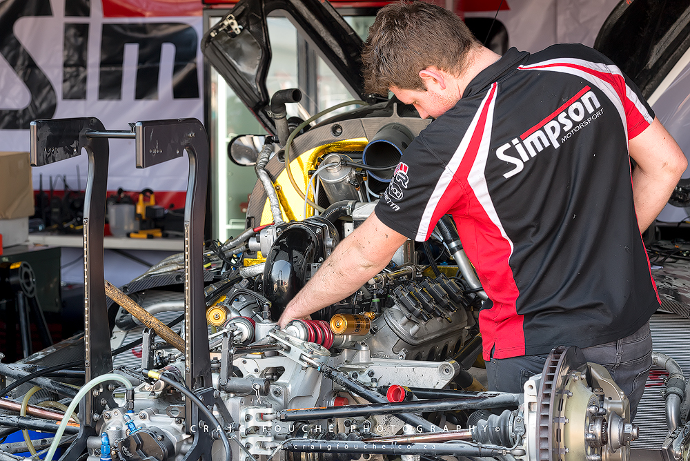 2017 Dubai 24H - Simpson Motorsport Mechanic